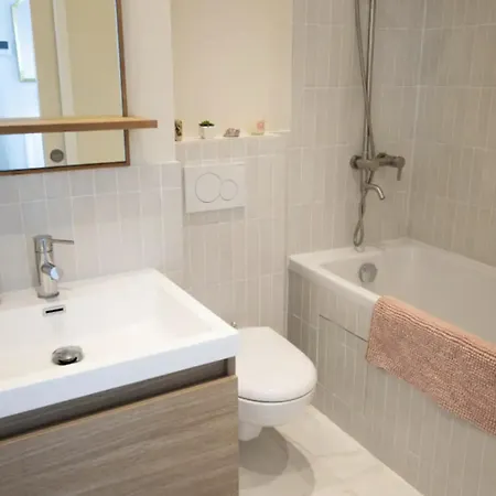 Stylish 2-bedroom With Terrace & Parking Near Bercy Arena Paris